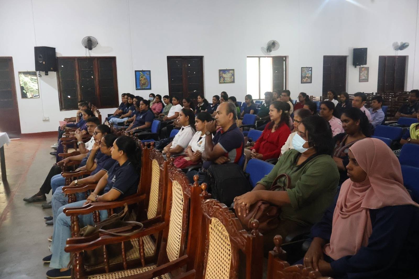 A training program held for officers responsible for issuing vehicle revenue licenses in the Central Province.